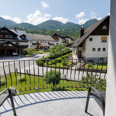 ゲストハウス Wolf