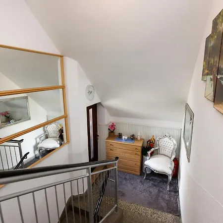 ゲストハウス Wolf