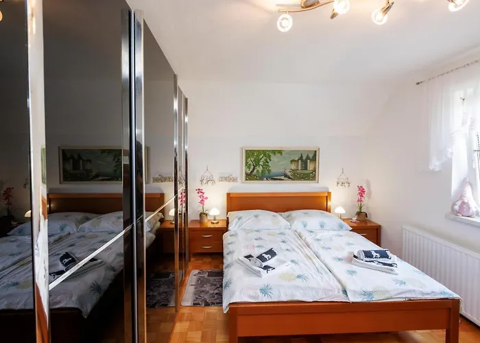 Wolf Konukevi Bohinj